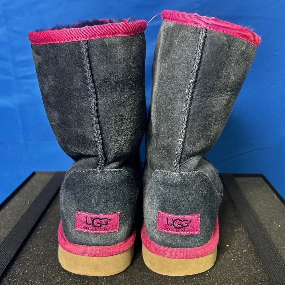 UGG Womens Navy Classic Short Boots Sz 8 Pull-On Sheepskin Leather Soft Winter